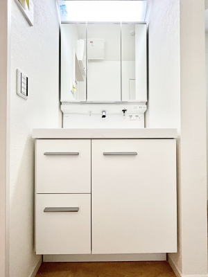 ʑEʏ@1`Dressing Room`  FœꂳĂƁAXbLƐۂ܂B  ̗ɂ͂ՂƎ[Xy[XWI  