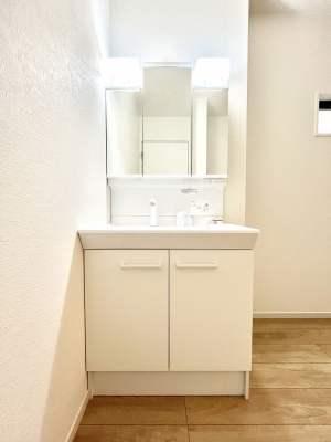 ʑEʏ@`Dressing Room`  FœꂳĂƁAXbLƐۂ܂B  ̗ɂ͂ՂƎ[Xy[XWI  ́AVv@\dāB