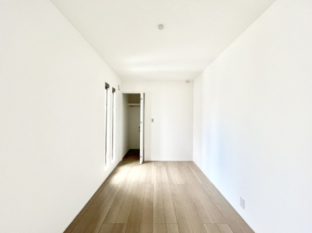 Q@`Bed Room`  Sɂ͎[N[[bgIiĝm⏬͂AGߕ̂mȂǂƐڂ܂܂B  ԂLgpł܂ˁB