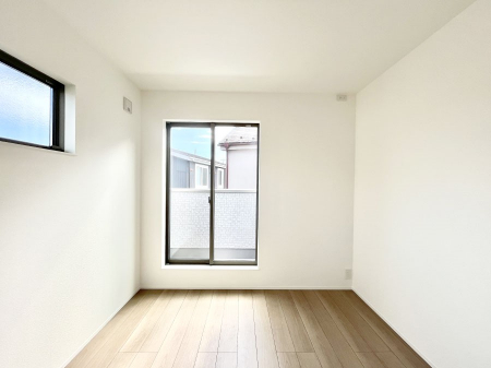 q@`Bed Room`@2ʍ̌mۂ邢́AʂǂAϋSn̗ǂԂƂȂĂ܂Bu₩ȕċN钩́AK̎n܂ɁIʕƂĂǂZ܂