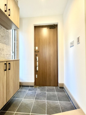 ց@`Entrance`@Ƃ̒łql}ŏ̏ꏊł錺ւ́AƂ̈ۂ̂̂łILxȌ֎[ŁAYɕۂƂo܂􌺊ւɂ͂Ղ[̉ʔI