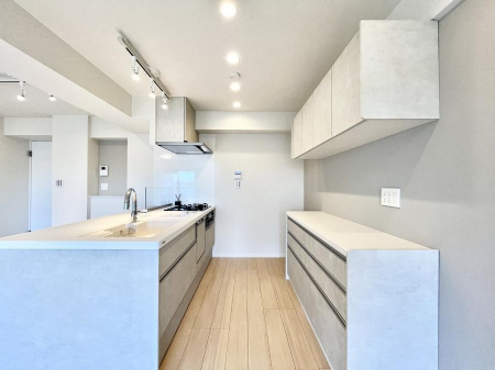 Lb`@`Kitchen`@LĎg₷Lb`ȂƑłɗAЕtԂȂłႢ܂[Ղ肠̂ŁAƐȈۂۂĂ܂B