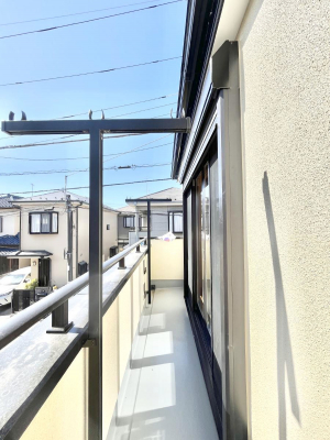 oRj[@`Balcony`@̃oRj[̑Oɂ͉_ȊOɑzՂ̂܂B󕨂₷A薾邭ĈĂ܂Bg₷JIȃoRj[ł