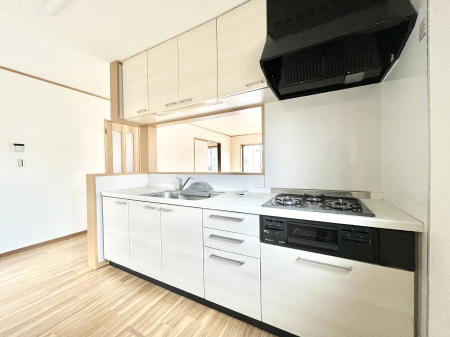 Lb`@`Kitchen`  rOnJE^[Lb`B  ȂƑƃR~jP[VƂ邾łȂA傫ȊJ邱Ƃł܂B  ql̐邱Ƃł܂ˁI