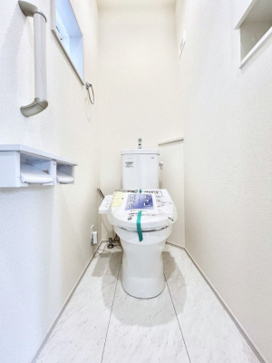 gC@P`Toilet`@̂鐅gC̓EHVbgtłgC͖g킴𓾂Ȃ́BۂłˁBgC2̂Œ̍Gɕ֗łI