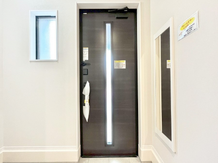 ց@P`Entrance`@~[tȂ̂ŁAoO̐gȂ݃`FbNɁ􌺊ւ͂qlo}ԍŏ̏ꏊAAĂ鎞ɓŏ̏ꏊBȏꏊ炱AǂԂɁc