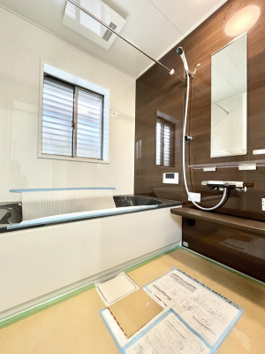 @`Bath Room`@ƑL΂ē邱Ƃ\I̔MdȃoX^CłBqlƂꏏł\ȍLȂ̂ŁArOƂ͈ƑcR̂ЂƎy݂܂B