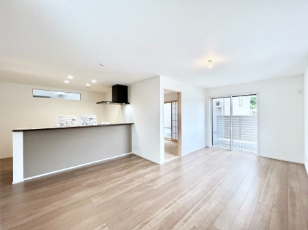 ���r���O�@�傫�ȑ����炽���Ղ�̗z���ƕ����������郊�r���O  