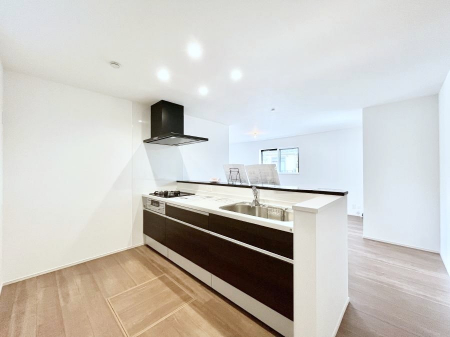 �L�b�`���@���������Ȃ��炲�Ƒ��Ƃ̉�b���y���߂�ΖʃJ�E���^�[�L�b�`��  