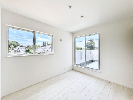 ���̑����ρ@�������P�������`Bed Room�`�@2�ʍ̌����m�ۂ������邢�����́A���ʂ����ǂ��A��ϋ��S�n�̗ǂ���ԂƂȂ��Ă���܂��B�u�₩�ȕ��������ċN���钩�́A���K�����̎n�܂�ɁI���������ʕ����ƂĂ��ǂ��Z�܂���