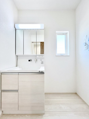 ���ʑ�E���ʏ��@�������P�������`Dressing Room�`�@�Â��Ȃ肪���Ȑ��ʏ�����������ƍ̌��Ɗ��C���\�Ȃ̂ŋC�����悭���g�������܂��B�O�ʋ��^�C�v�̐��ʑ�͋������[�ŎU�炩�肪���Ȑ��ʏ����X�b�L����