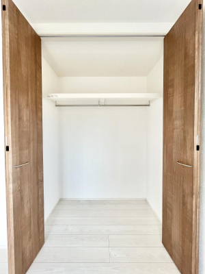 ���[�@�m���̃N���[�[�b�g�B���s��������̂Ō���̈ߗނ�����������܂�܂��B