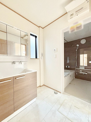 ���̑��@������B�������`Dressing Room�`�@�Â��Ȃ肪���Ȑ��ʏ�����������ƍ̌��Ɗ��C���\�Ȃ̂ŋC�����悭���g�������܂��B�O�ʋ��^�C�v�̐��ʑ�͋������[�ŎU�炩�肪���Ȑ��ʏ����X�b�L����