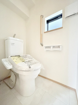 �g�C���@������B�������`Toilet�`�@�Y��E�X�b�L���E���K�ȃE�H�V�����b�g�t�g�C���ł��낰���Ԃł��B�̌������薾�邭�A���K��ԂƂȂ��Ă���܂��������g���ꏊ�����炱���̔z���ł��I