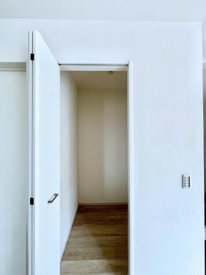̑@`Walk-in Closet`@KvȂ̂R[fBl[gꗗĊmFłAgxx⏀ZԂōςރEH[NCN[[bgݒu܂BƂ̒Ƃ֗Ȏ[Xy[XłB