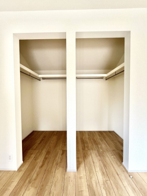 ̑@`Walk-in Closet`@KvȂ̂R[fBl[gꗗĊmFłAgxx⏀ZԂōςރEH[NCN[[bgݒu܂BƂ̒Ƃ֗Ȏ[Xy[XłB
