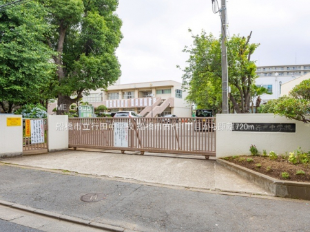 周辺環境　中学校 720m 船橋市立行田中学校