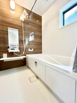 @`Bath Room`  ͋C̗ŖɌătbVB  @\tĂ̂ŗׂ̐@uŐ􂢏オ󕨂AJ̓VCCɂ邱Ƃ\łB