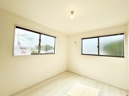 Q@`Bed Room`@2ʍ̌mۂ邢́AʂǂAϋSn̗ǂԂƂȂĂ܂Bu₩ȕċN钩́AK̎n܂ɁIʕƂĂǂZ܂