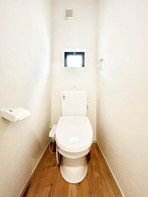gC@`Toilet`  YEXbLEKȃEHVbgtgCł낰ԂłB  gC͖g킴𓾂Ȃ́BۂłˁB  gC2̂Œ̍Gɕ֗łI