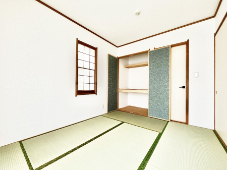 ̑ρ@`Japanese Room`  aʂȎԁA炩ȏt̂炩ȎA~͂̎炷zƂԁAoNɂĕ\ςʂȏꏊAƑ݂Ȃ̂Cɓ̋ԁB  