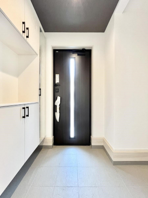 ց@T`Entrance`@Ƃ̒łql}ŏ̏ꏊł錺ւ́AƂ̈ۂ̂̂łILxȌ֎[ŁAYɕۂƂo܂􌺊ւɂ͂Ղ[̉ʔI