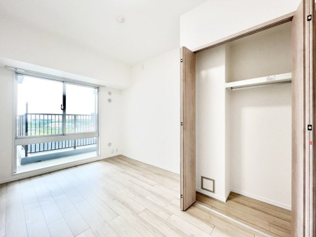 q@`Bed Room`@q͂qlɂƂđϏdȖ܂Bqlŉ߂Ԃ^邱ƂŁAh׋ԂRƑ܂畔̕Еt|ȂǂƂɌq܂B