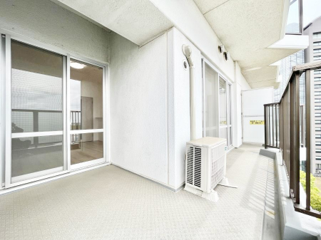 oRj[@`Balcony`  oRj[͉z݁Azc󕨂C悭Ƃł܂Bg₷JIȃoRj[łzՂ~蒍AoRj[tZ܂B  