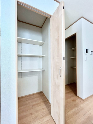 ̑ρ@rO[BɎ[ƕW܂LDKXbLЕtłˁB  