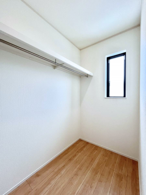 ̑@EH[NCN[[bgtŐԂLpł܂B