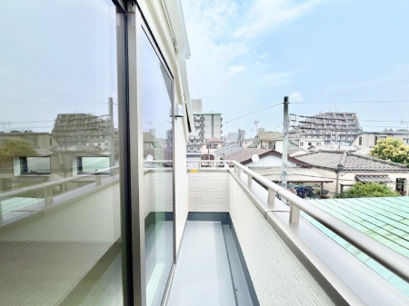 oRj[@`Balcony`  oRj[͉z݁Azc󕨂C悭Ƃł܂B  g₷JIȃoRj[łzՂ~蒍AoRj[tZ܂B  