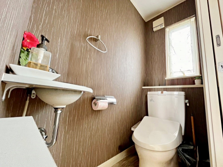 gC@`Toilet`@YEXbLEKȃEHVbgtgCł낰ԂłBgC͖g킴𓾂Ȃ́BۂłˁB