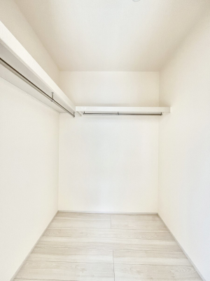 ̑@`Walk-in Closet`@KvȂ̂R[fBl[gꗗĊmFłAgxx⏀ZԂōςރEH[NCN[[bgݒu܂BƂ̒Ƃ֗Ȏ[Xy[XłB