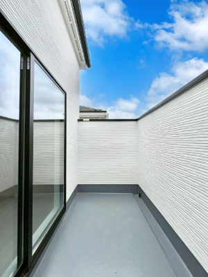 �o���R�j�[�@�������Q�������`Balcony�`  �o���R�j�[�͉������z���������݁A���z�c����󕨂��C�����悭�������Ƃ��ł��܂��B�g���₷���J���I�ȃo���R�j�[�ł����z�����������Ղ�~�蒍���A�o���R�j�[�t���Z�܂��B  