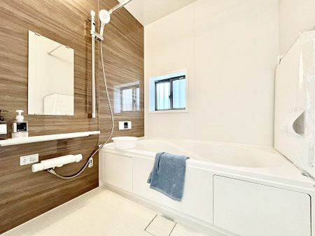 @`Bath Room`@͋C̗ŖɌătbVB@\tĂ̂ŗׂ̐@uŐ􂢏オ󕨂AJ̓VCCɂ邱Ƃ\łB