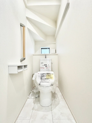 gC@`Toilet`@YEXbLEKȃEHVbgtgCł낰ԂłBgC͖g킴𓾂Ȃ́BۂłˁBgC2̂Œ̍Gɕ֗łI