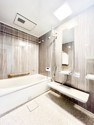 @`Bath Room`@͋C̗ŖɌătbVB@\tĂ̂ŗׂ̐@uŐ􂢏オ󕨂AJ̓VCCɂ邱Ƃ\łB