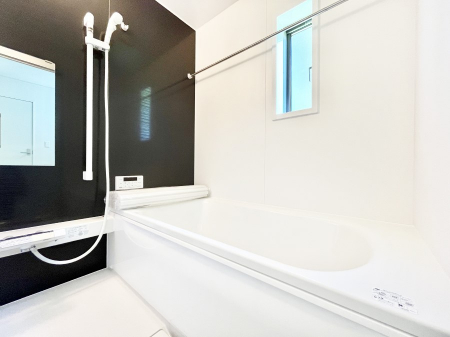 @W`Bath Room`  t̃oX[B  z˂ޖ邢́A̓CǂgłB  ܂A@Ă܂B  CǍDłB