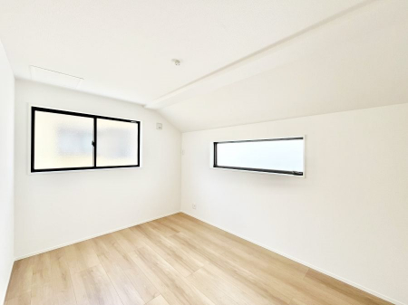 ̑ρ@P`Bed Room`@2ʍ̌mۂ邢́AʂǂAϋSn̗ǂԂƂȂĂ܂Bu₩ȕċN钩́AK̎n܂ɁIʕƂĂǂZ܂