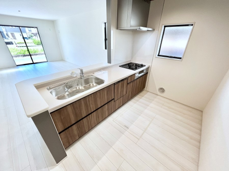 Lb`@`Kitchen`@R鑋̂Lb`gꏊ炱Agl܂BƂLb`R[i[͎LȎdオƂȂĂ܂B