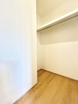 ̑@`Walk-in Closet`@KvȂ̂R[fBl[gꗗĊmFłAgxx⏀ZԂōςރEH[NCN[[bgݒu܂BƂ̒Ƃ֗Ȏ[Xy[XłB