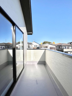 �o���R�j�[�@�����`Balcony�`�o���R�j�[�͉������z���������݁A���z�c����󕨂��C�����悭�������Ƃ��ł��܂��B  �g���₷���J���I�ȃo���R�j�[�ł����z�����������Ղ�~�蒍���A�o���R�j�[�t���Z�܂��B  