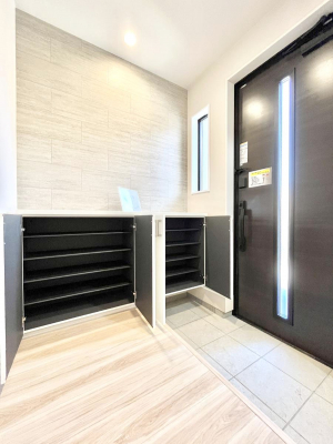 ���̑����ρ@�����Ղ���[�ł���V���[�Y�{�b�N�X�ŉƑ��S���̌C���A���ւ�������B  