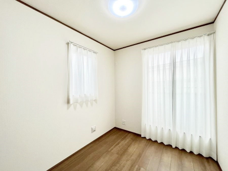 q@a`Bed Room`@؂̉肪₳t[O͈炬炷vCx[gԁB߂̃t[Oł̂ŁAǎƂ}b`AXɍLĂʂB