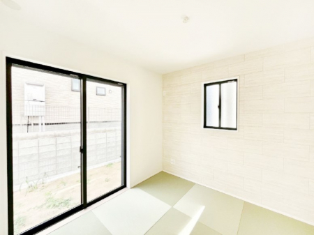 ���̑����ρ@���r���O�Ɨׂ荇���Ă���a�m���B�ق��ƈꑧ�ł���a�̋�Ԃ��Y�ꂸ�ɁB 