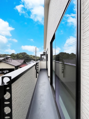 oRj[@`Balcony`  oRj[͉z݁Azc󕨂C悭Ƃł܂B  g₷JIȃoRj[łzՂ~蒍AoRj[tZ܂B  