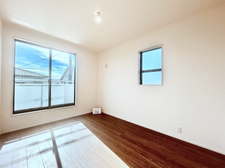 q@`Bed Room`@2ʍ̌mۂ邢́AʂǂAϋSn̗ǂԂƂȂĂ܂Bu₩ȕċN钩́AK̎n܂ɁIʕƂĂǂZ܂