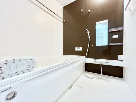 @`Bath Room`@ƑL΂ē邱Ƃ\I̔MdȃoX^CłBqlƂꏏł\ȍLȂ̂ŁArOƂ͈ƑcR̂ЂƎy݂܂B