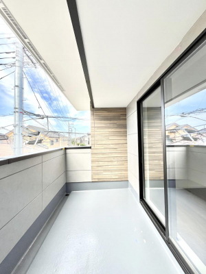 oRj[@P`Balcony`  oRj[͉z݁Azc󕨂C悭Ƃł܂B  g₷JIȃoRj[łzՂ~蒍AoRj[tZ܂B  