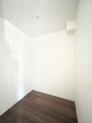 ̑@P`Walk-in Closet`@̗mĂVɂȂɂEH[NCN[[bgBmȊOɂAigȂƓdX[cP[XAXgbNiȂǉłЕtԂłB